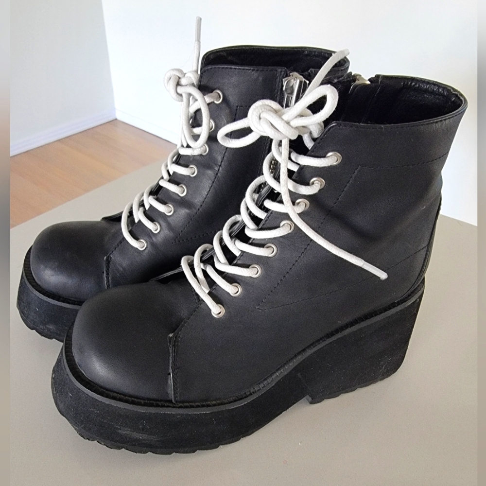 UNIF "Ryder" boots size 8 OUT OF PRINT